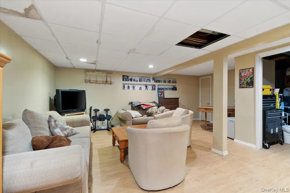 369 Central Avenue Deer Park, NY 11729
