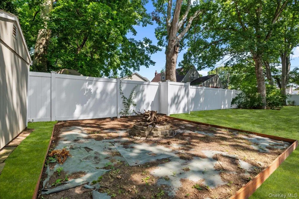 369 Central Avenue Deer Park, NY 11729