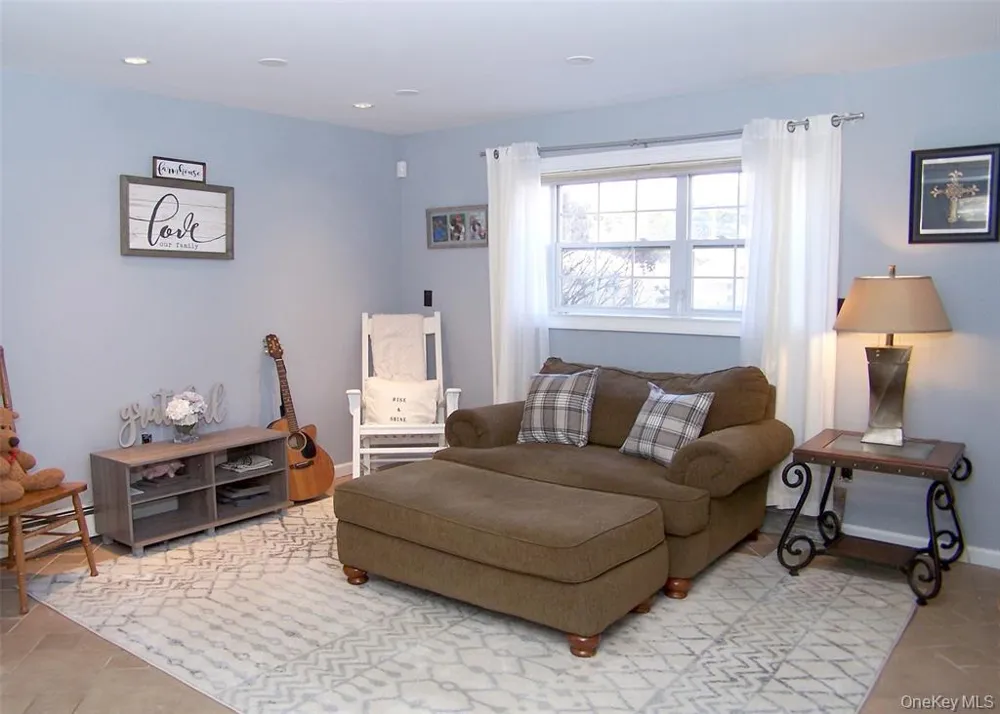 11 Doral Lane Yaphank, NY 11980
