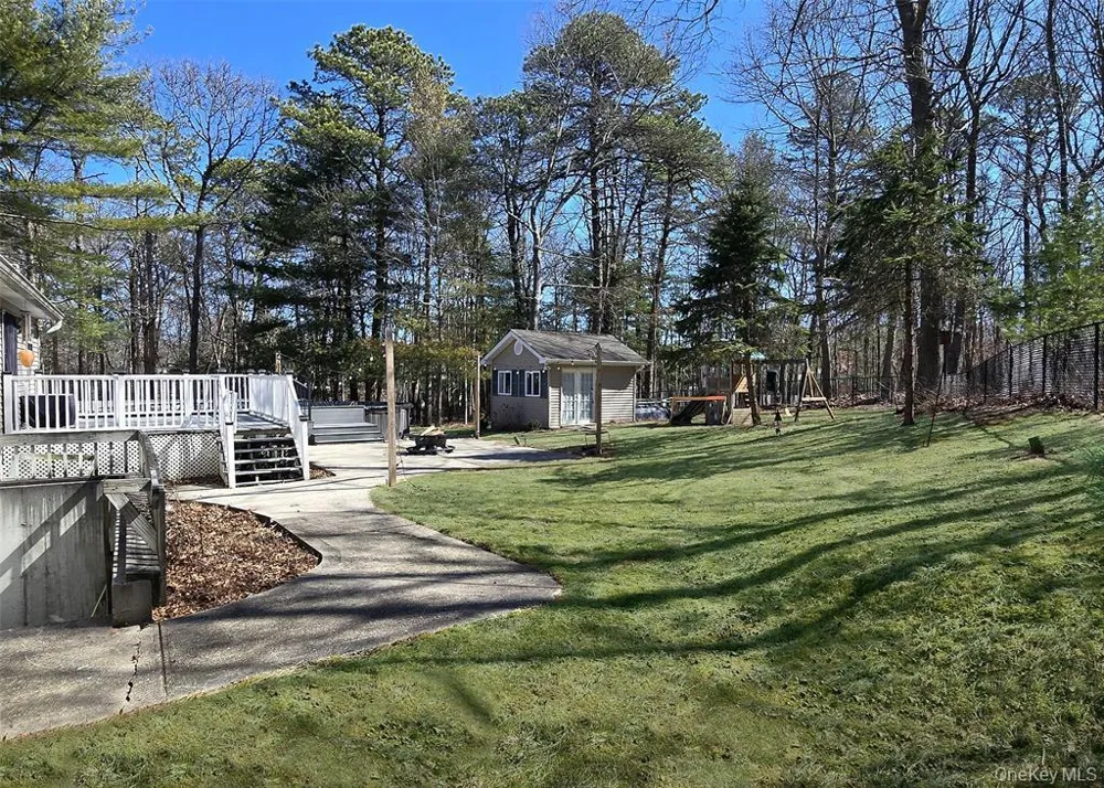 11 Doral Lane Yaphank, NY 11980