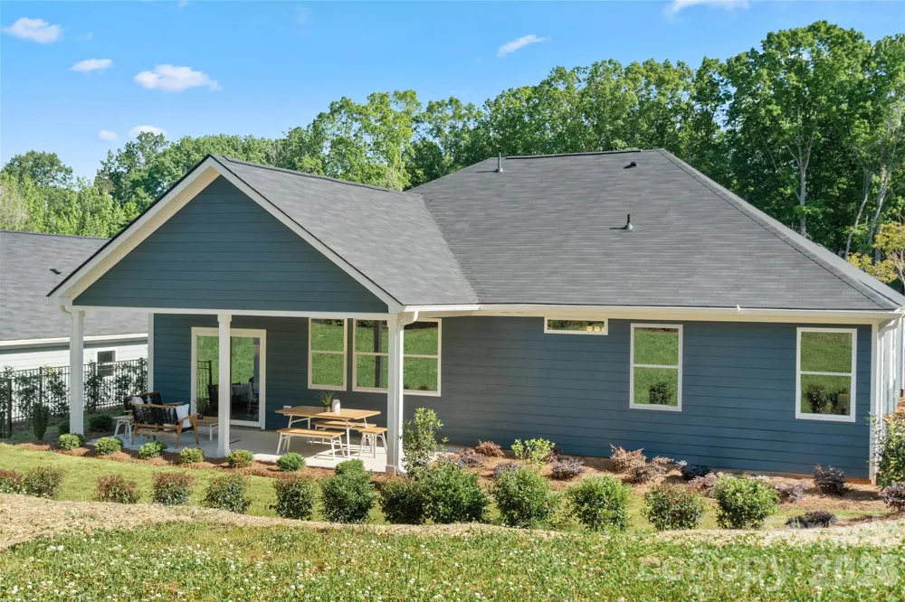 6042 Bella Vista Drive Denver, NC 28037