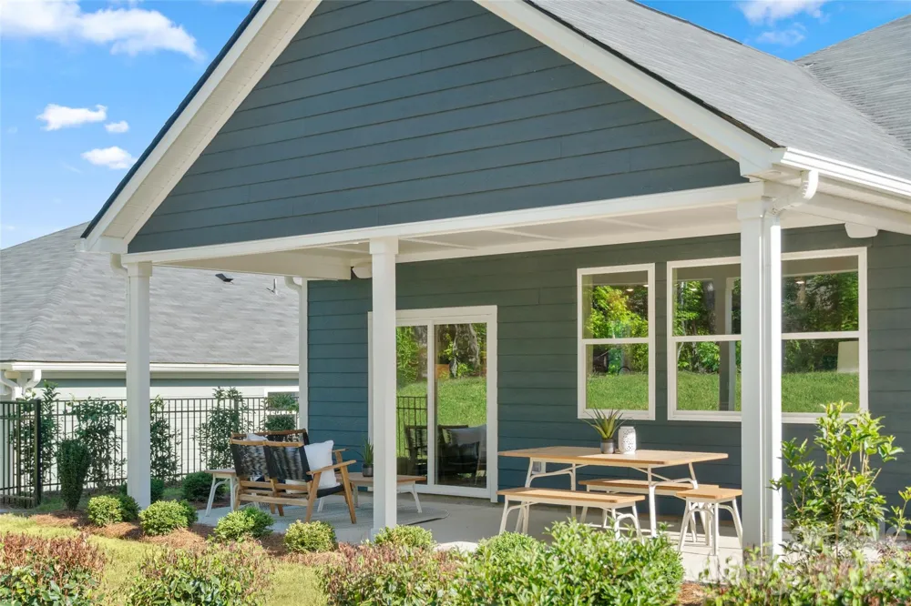 6042 Bella Vista Drive Denver, NC 28037