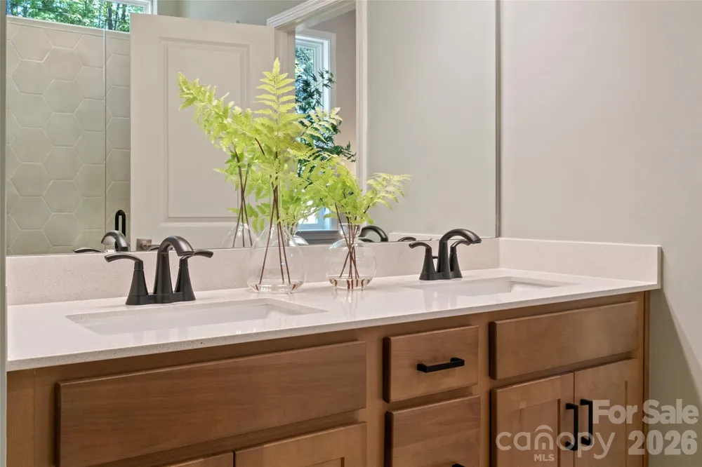 6042 Bella Vista Drive Denver, NC 28037