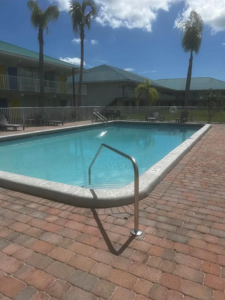 3224 S US Hwy 1 Fort Pierce, FL 34982