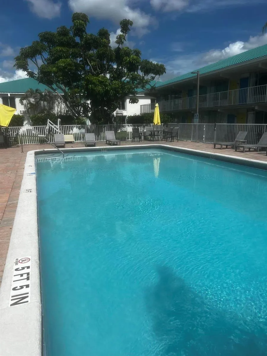 3224 S US Hwy 1 Fort Pierce, FL 34982