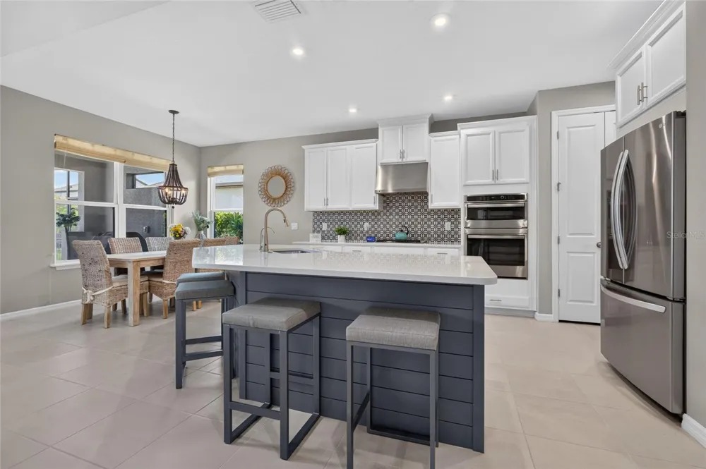 9069 LUNA LANE Sarasota, FL 34241
