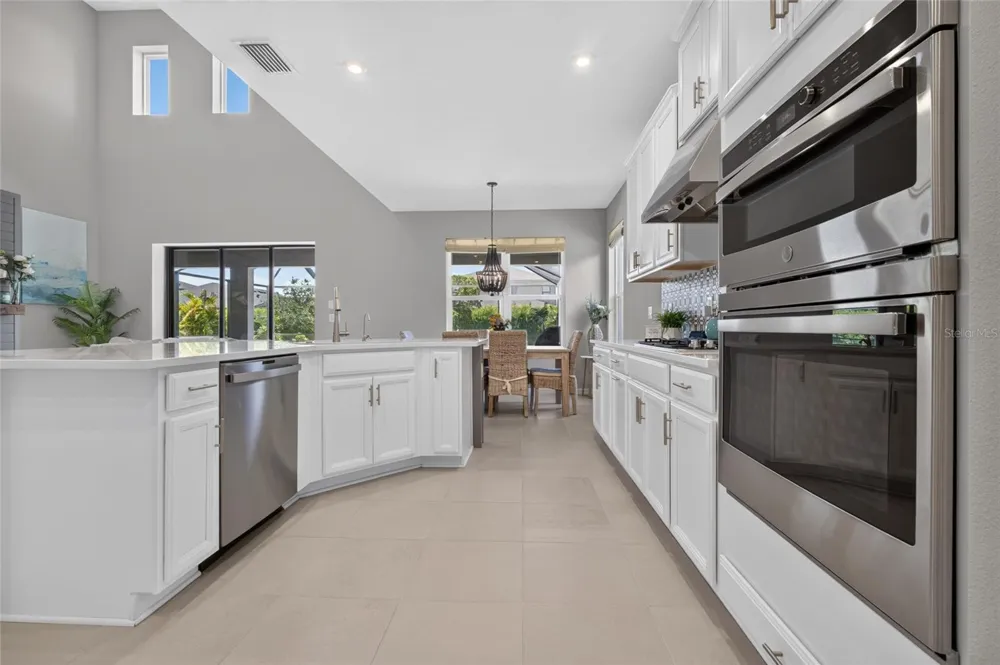 9069 LUNA LANE Sarasota, FL 34241