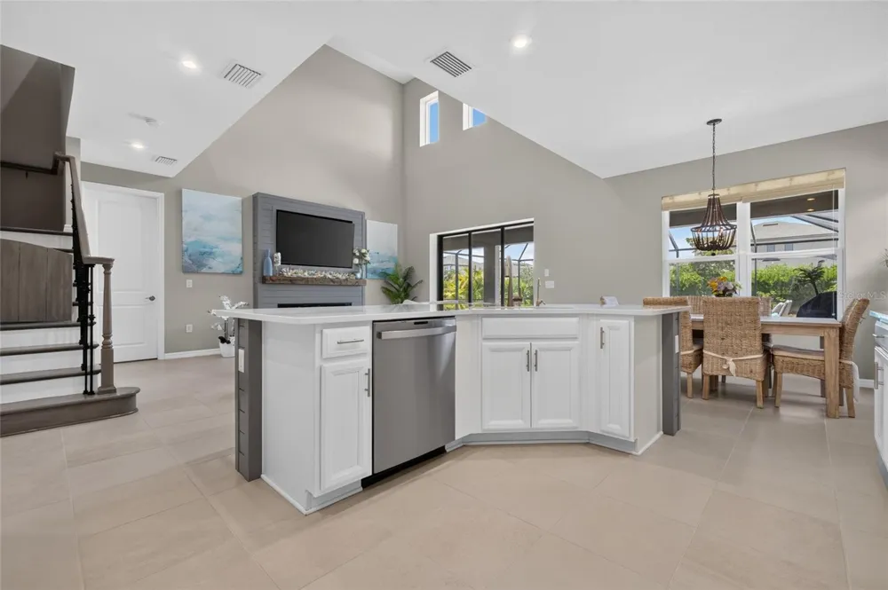 9069 LUNA LANE Sarasota, FL 34241