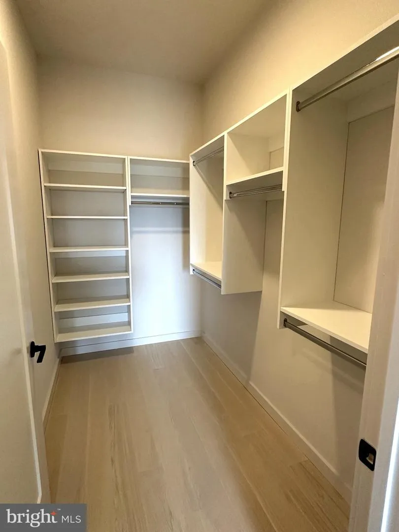 3030 POTOMAC AVENUE #PH5 Arlington, VA 22202