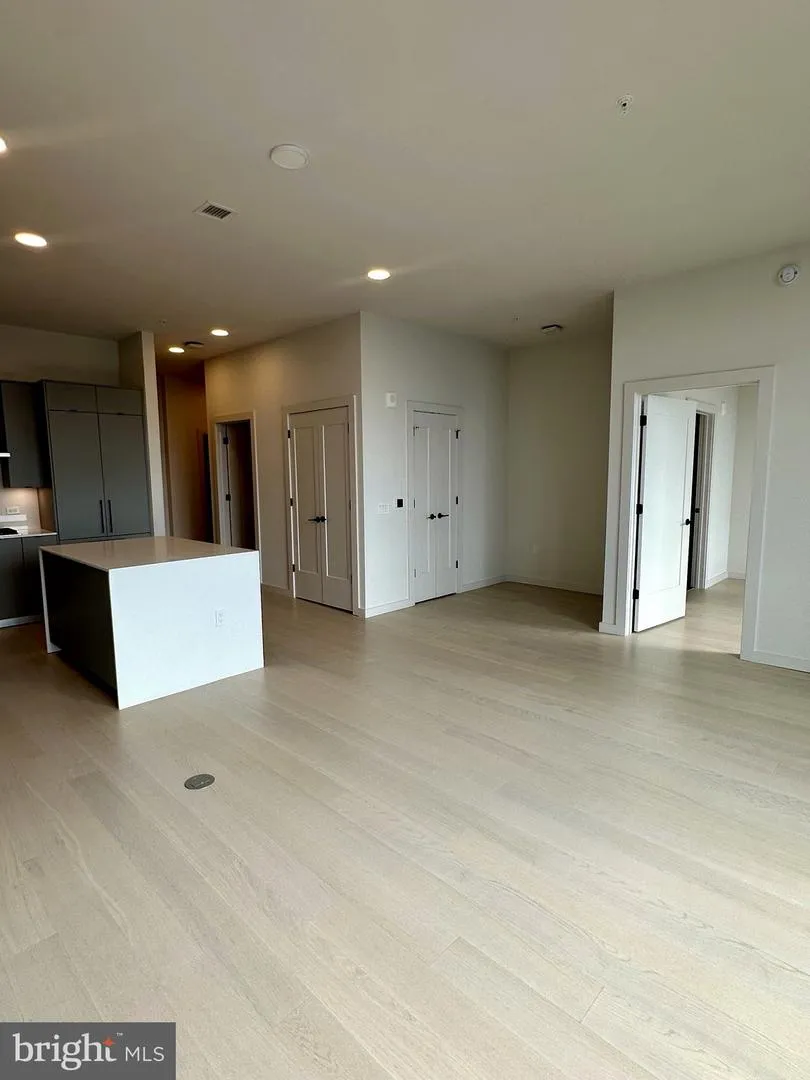 3030 POTOMAC AVENUE #PH5 Arlington, VA 22202