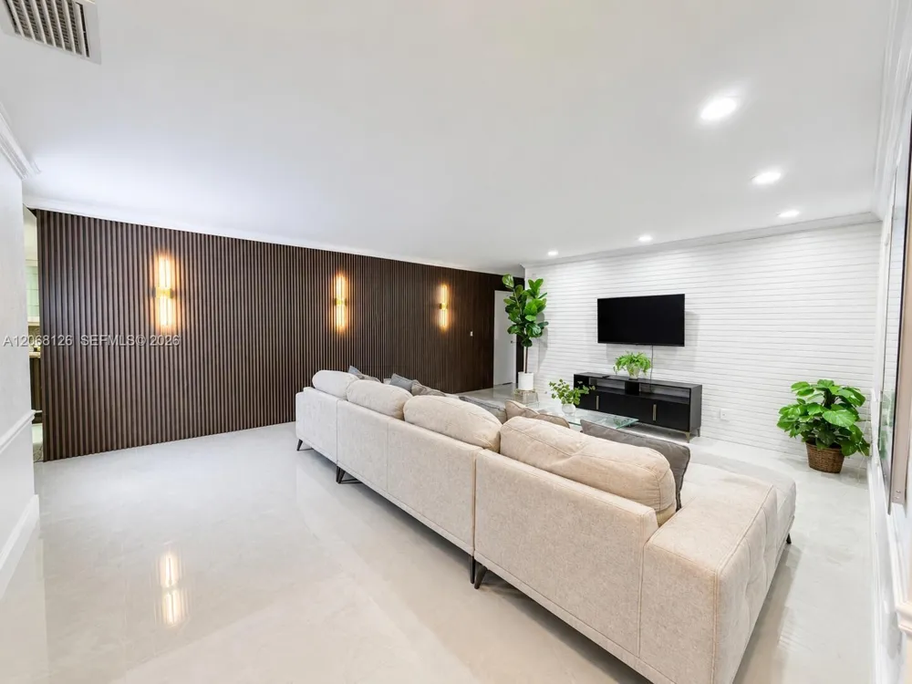 11351 SW 26th St Miami, FL 33165