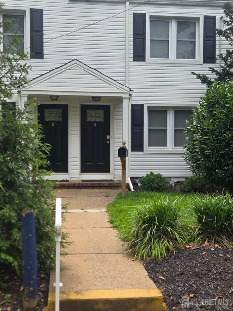 3 Elm Court