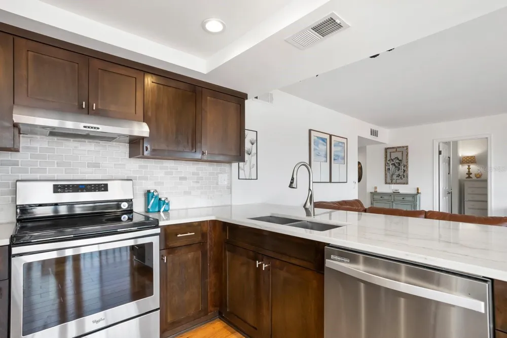 6269 PALMA DEL MAR BOULEVARD S #302 St Petersburg, FL 33715