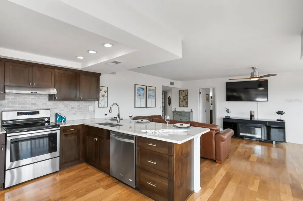 6269 PALMA DEL MAR BOULEVARD S #302 St Petersburg, FL 33715
