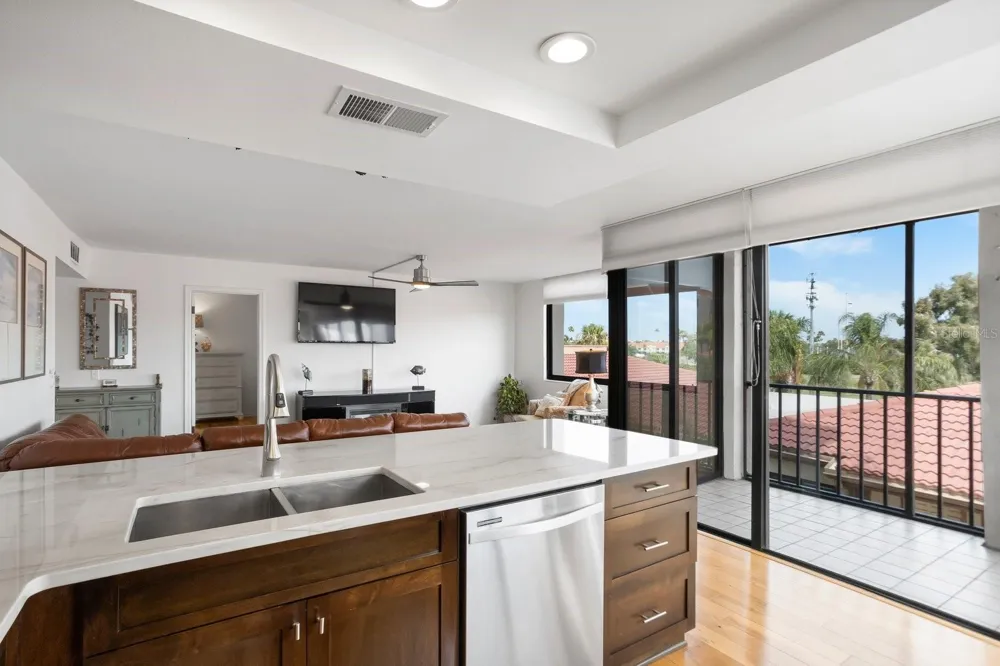 6269 PALMA DEL MAR BOULEVARD S #302 St Petersburg, FL 33715