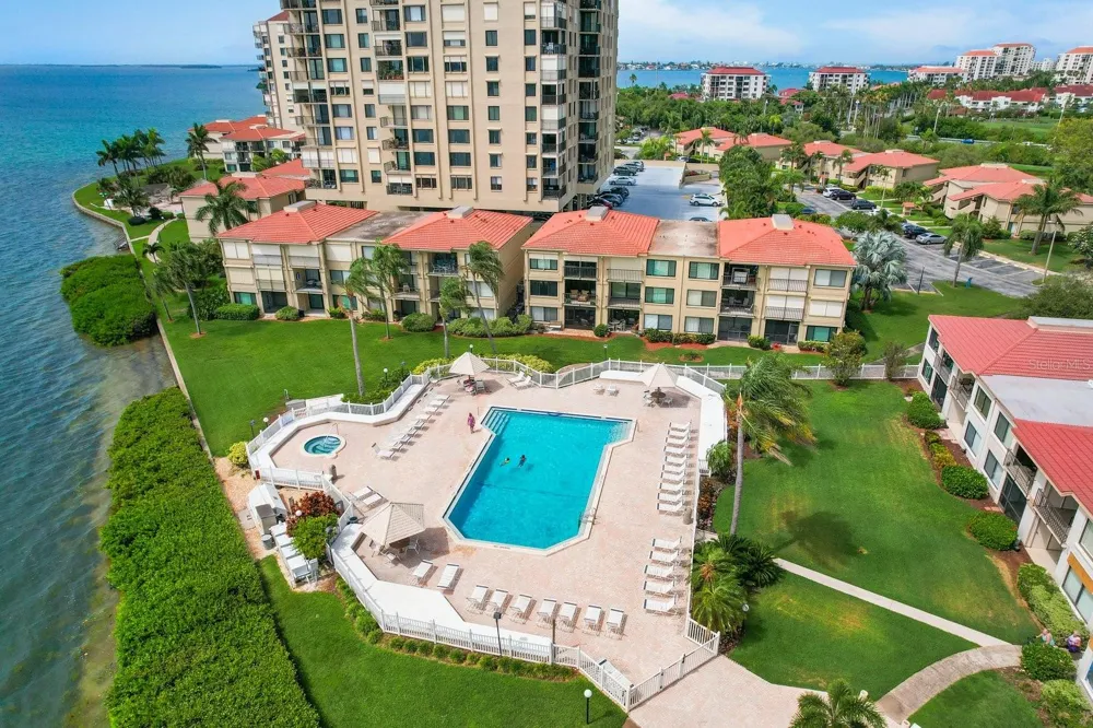 6269 PALMA DEL MAR BOULEVARD S #302 St Petersburg, FL 33715