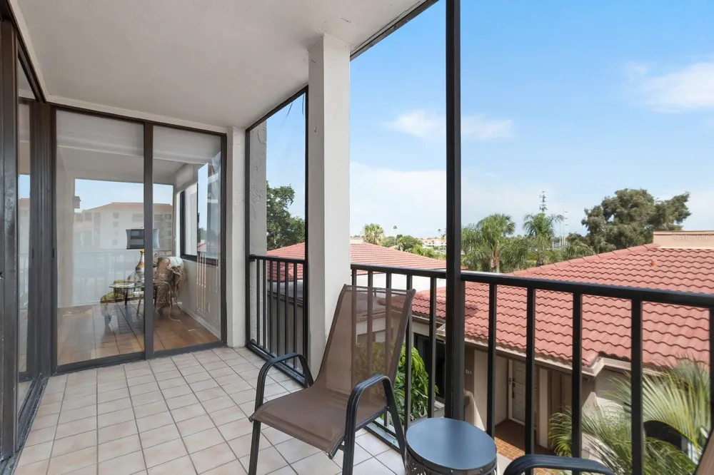 6269 PALMA DEL MAR BOULEVARD S #302 St Petersburg, FL 33715