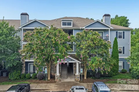 100 Vista Lake Drive #2