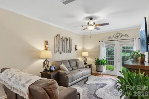 100 Vista Lake Drive #2