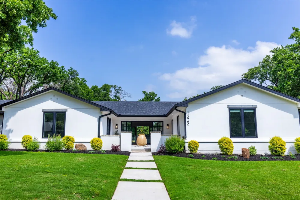 1223 Ridgewood Circle Southlake, TX 76092