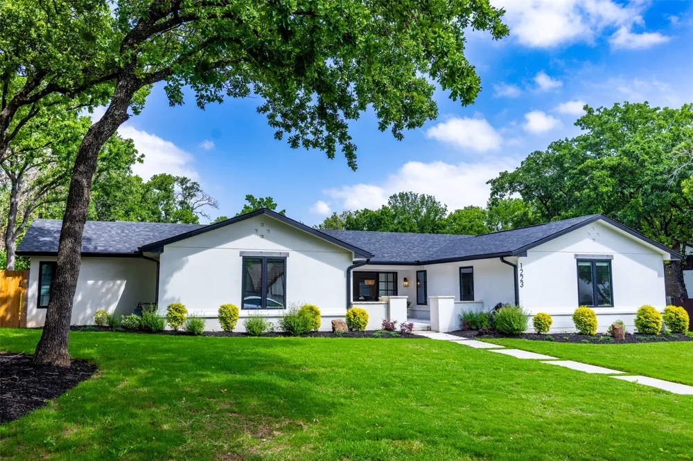 1223 Ridgewood Circle Southlake, TX 76092