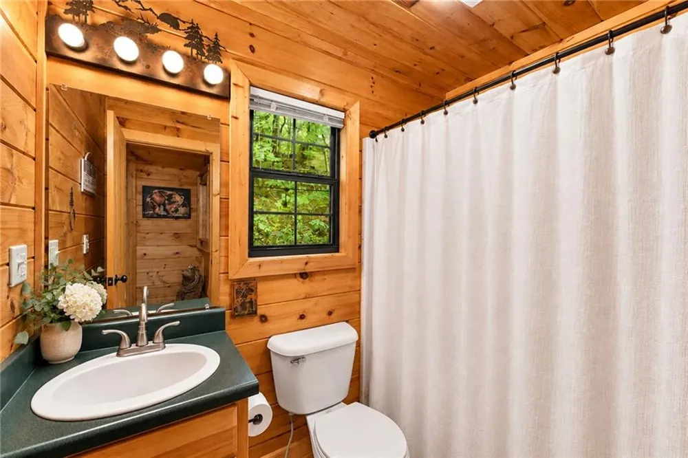 372 Mountain View Road Ellijay, GA 30540