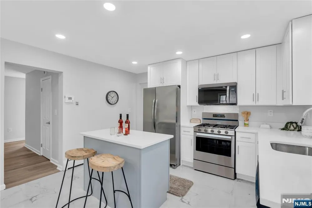 81 Crane Street Newark, NJ 07104
