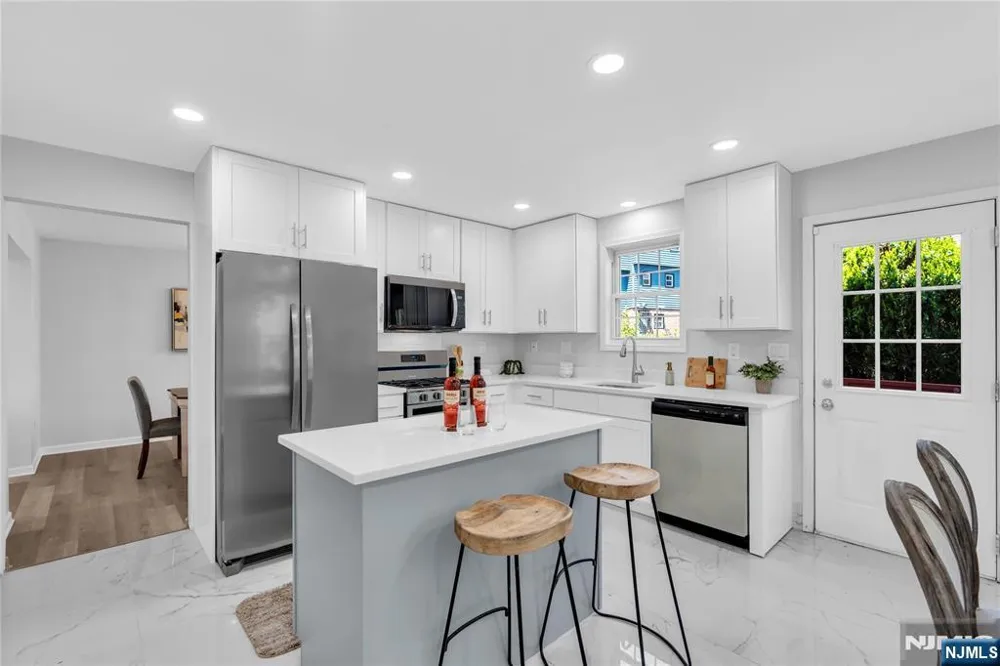 81 Crane Street Newark, NJ 07104