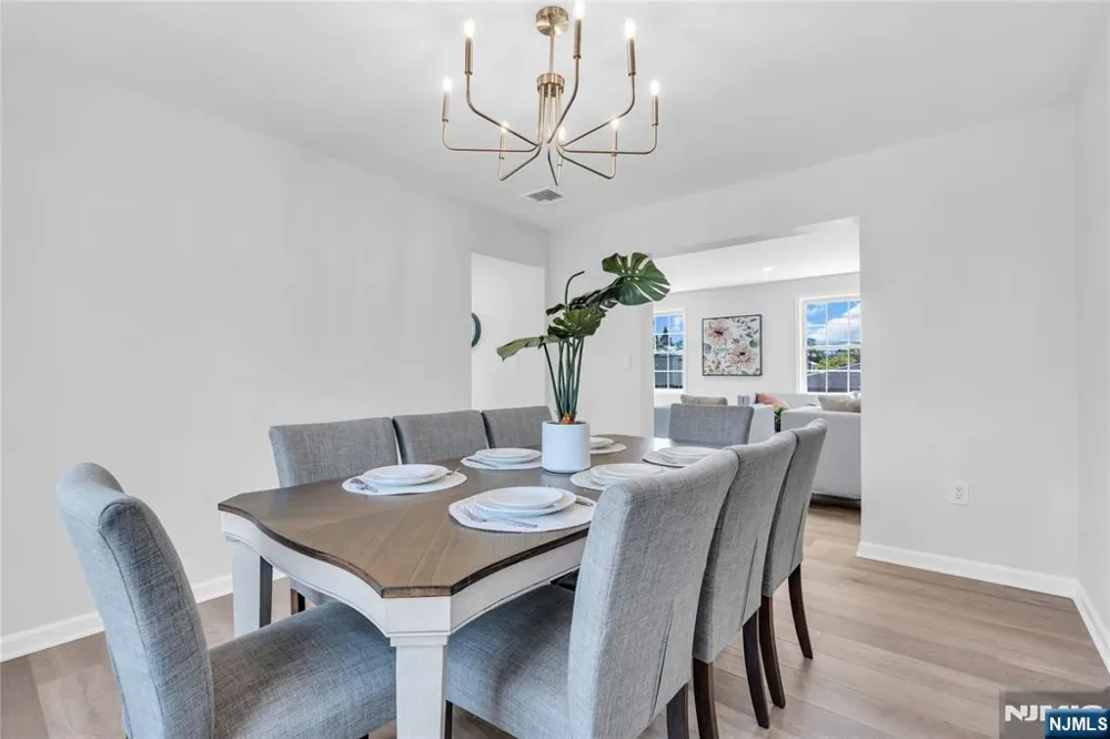 81 Crane Street Newark, NJ 07104