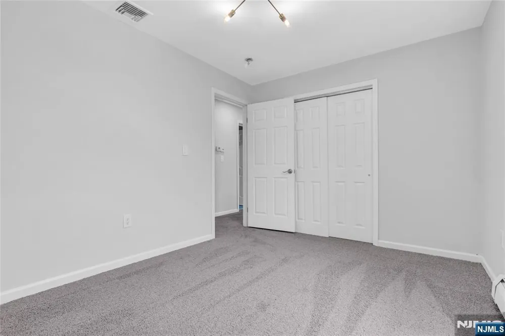 81 Crane Street Newark, NJ 07104