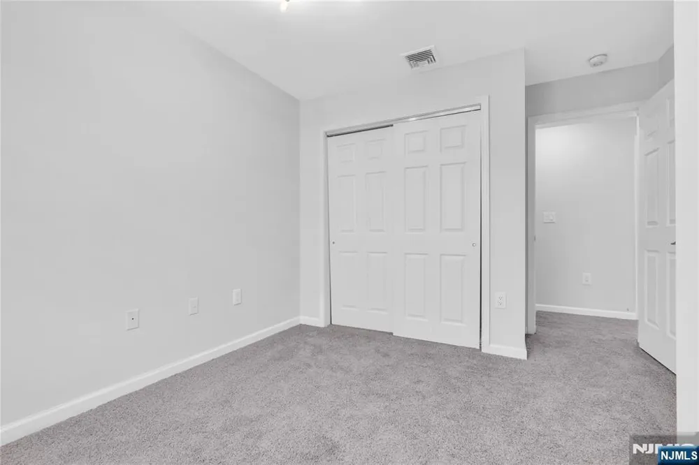 81 Crane Street Newark, NJ 07104