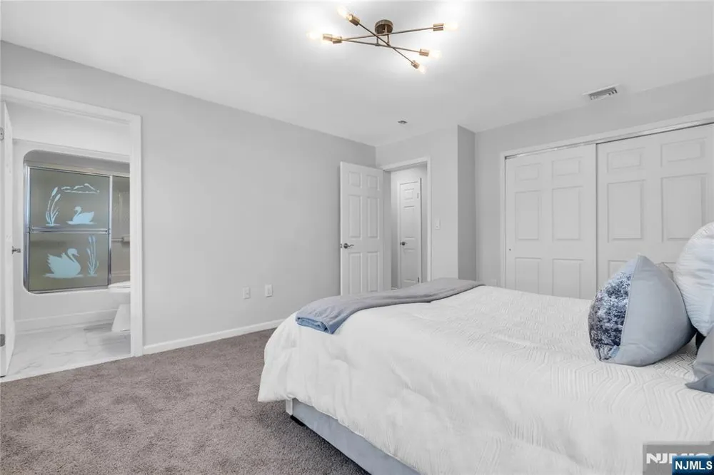 81 Crane Street Newark, NJ 07104