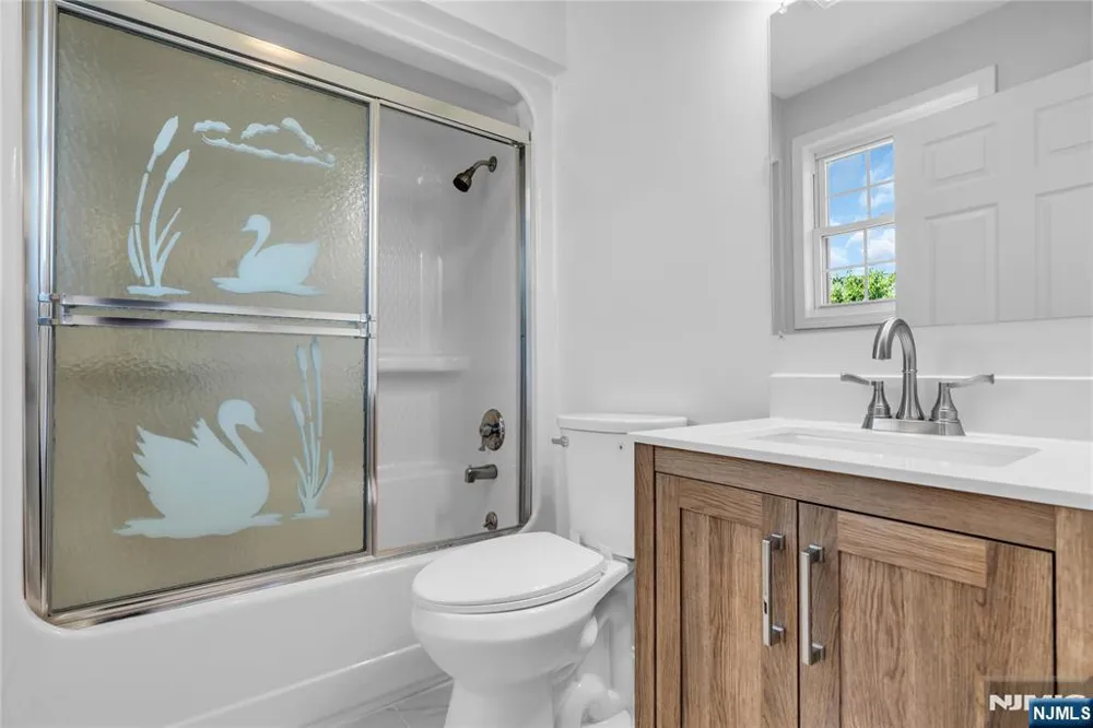 81 Crane Street Newark, NJ 07104