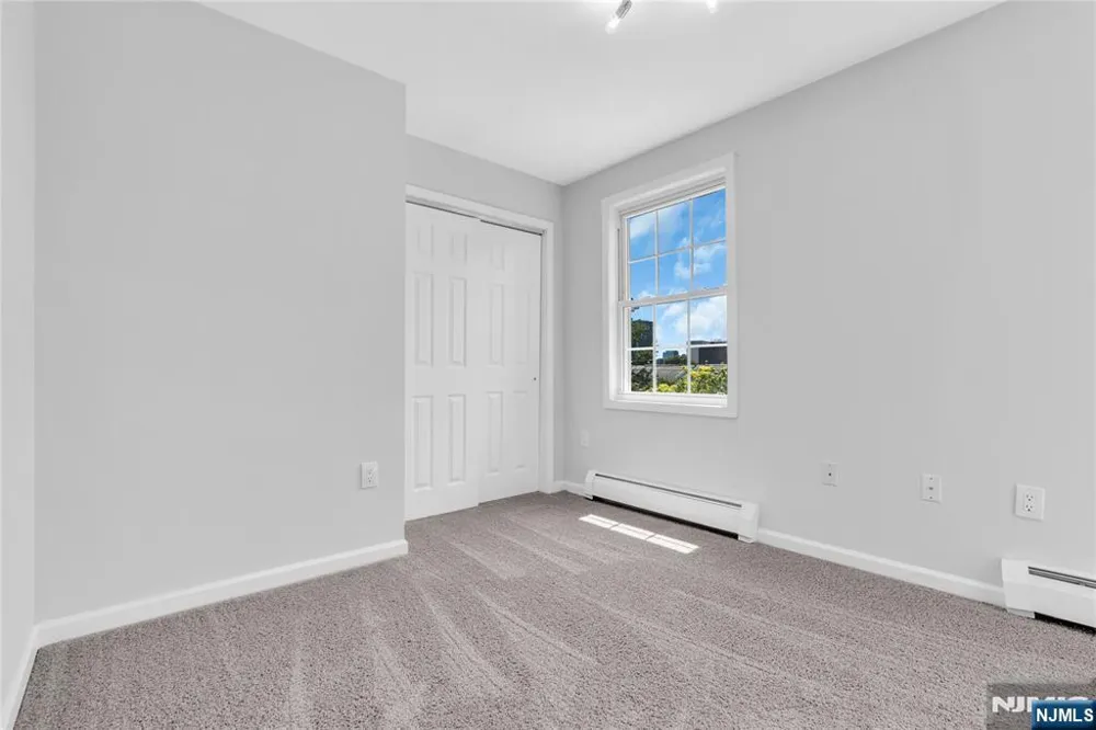 81 Crane Street Newark, NJ 07104