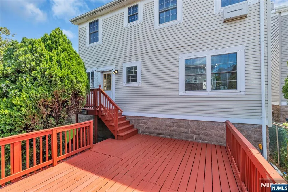 81 Crane Street Newark, NJ 07104