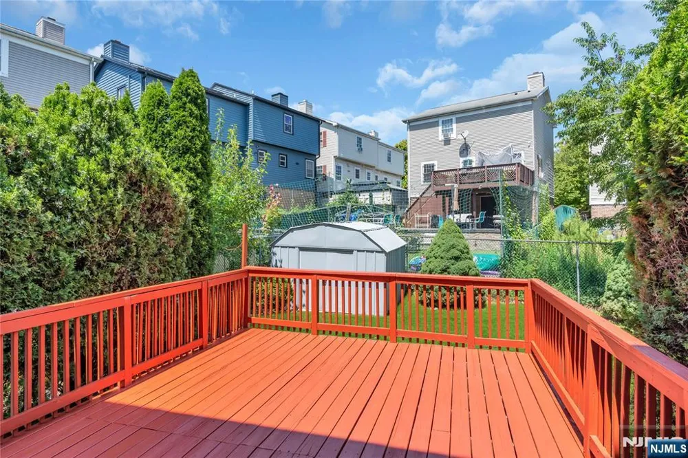 81 Crane Street Newark, NJ 07104