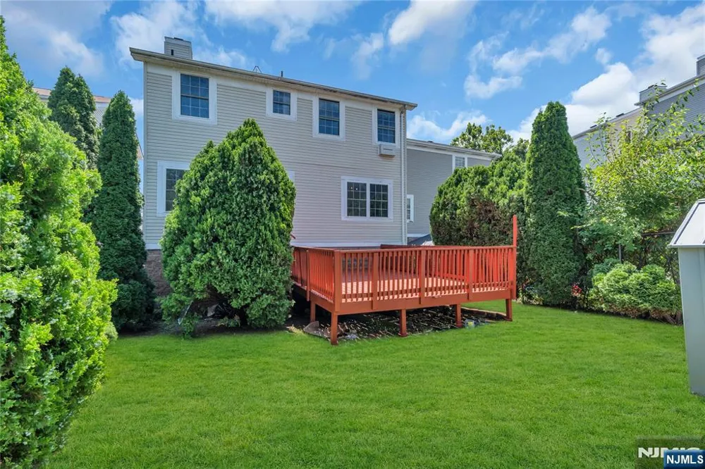 81 Crane Street Newark, NJ 07104