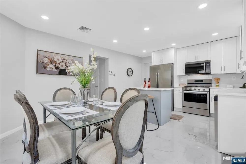 81 Crane Street Newark, NJ 07104
