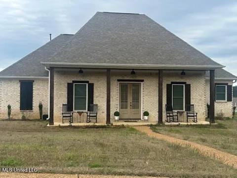 2154 Laughter Road N