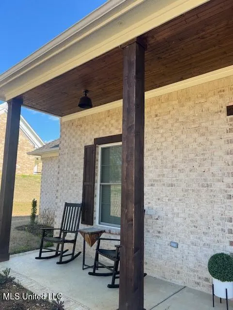 2154 Laughter Road N Nesbit, MS 38651