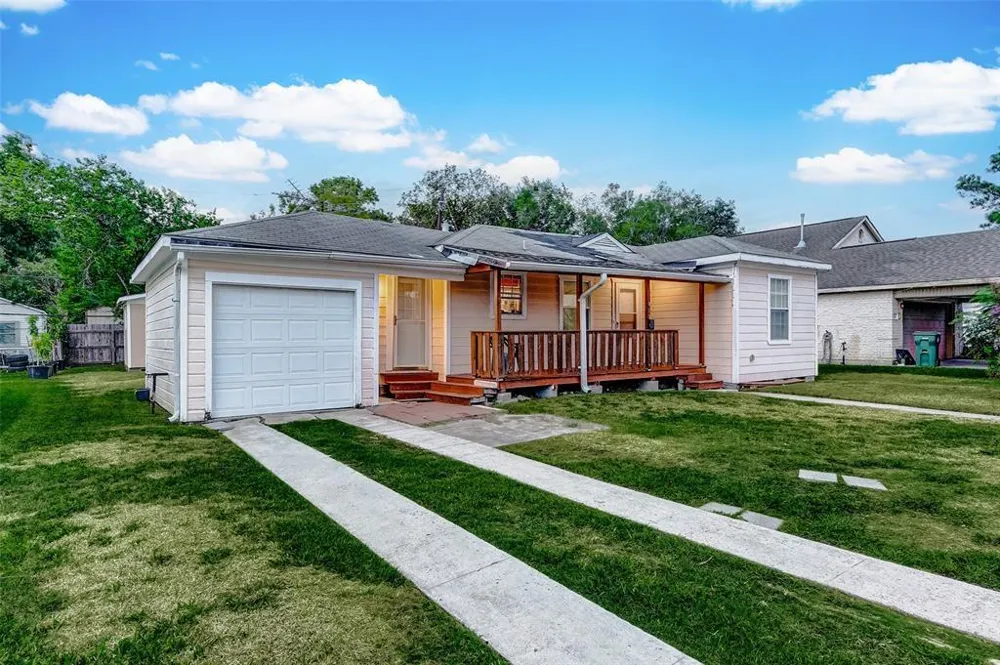 913 Maple Avenue Pasadena, TX 77506