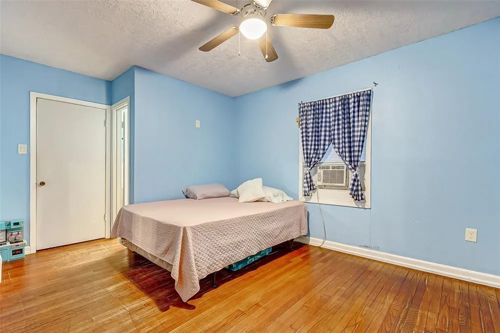 913 Maple Avenue Pasadena, TX 77506