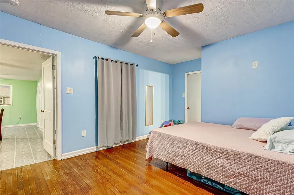 913 Maple Avenue Pasadena, TX 77506