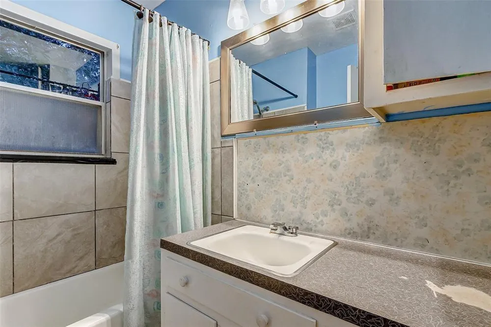 913 Maple Avenue Pasadena, TX 77506