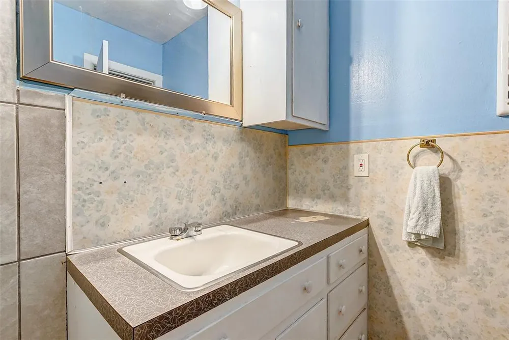 913 Maple Avenue Pasadena, TX 77506
