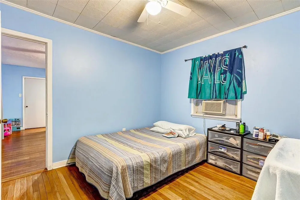 913 Maple Avenue Pasadena, TX 77506