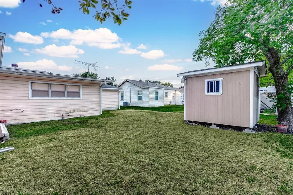 913 Maple Avenue Pasadena, TX 77506