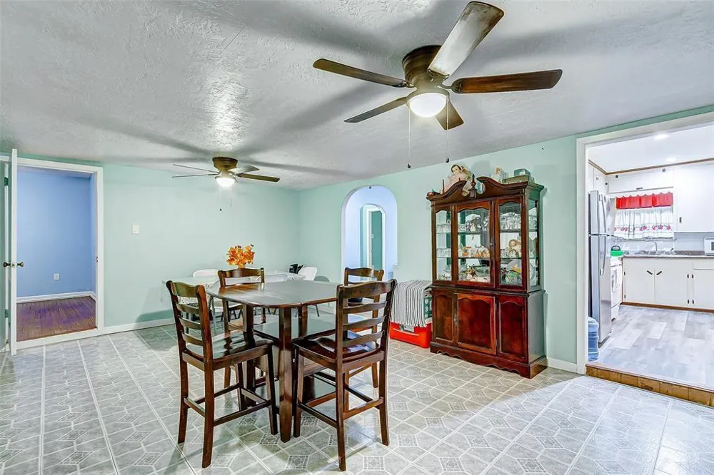 913 Maple Avenue Pasadena, TX 77506