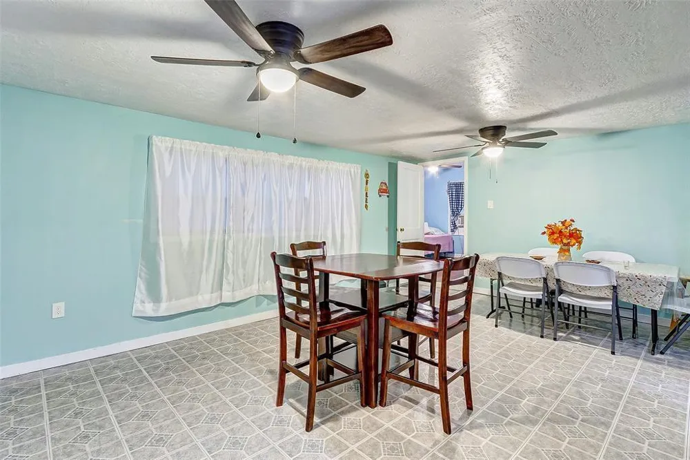 913 Maple Avenue Pasadena, TX 77506