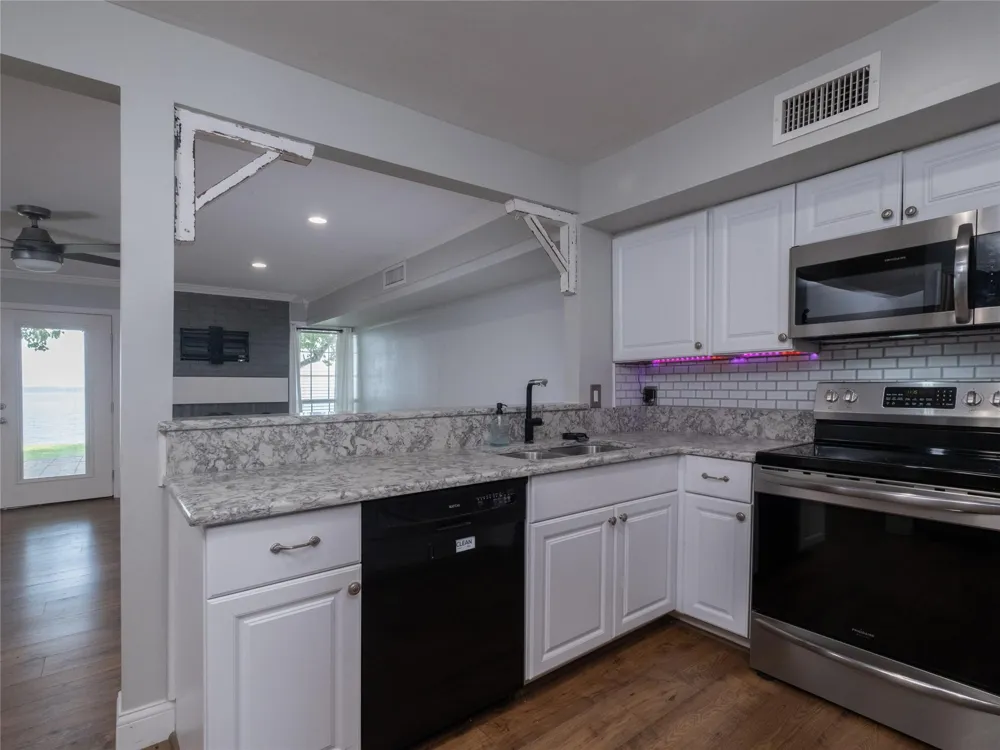 100 Edgewater Drive #44 Livingston, TX 77351